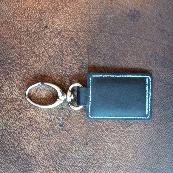 Rock & Republic Key Chain - Picture 2 of 6